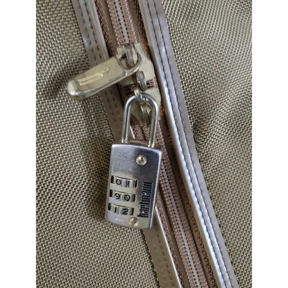 Hartmann Intensity Collection Medium Traveler Garment Bag Luggage‎